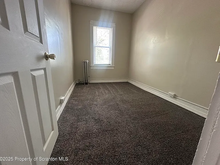 821 Maple St — Photo 10