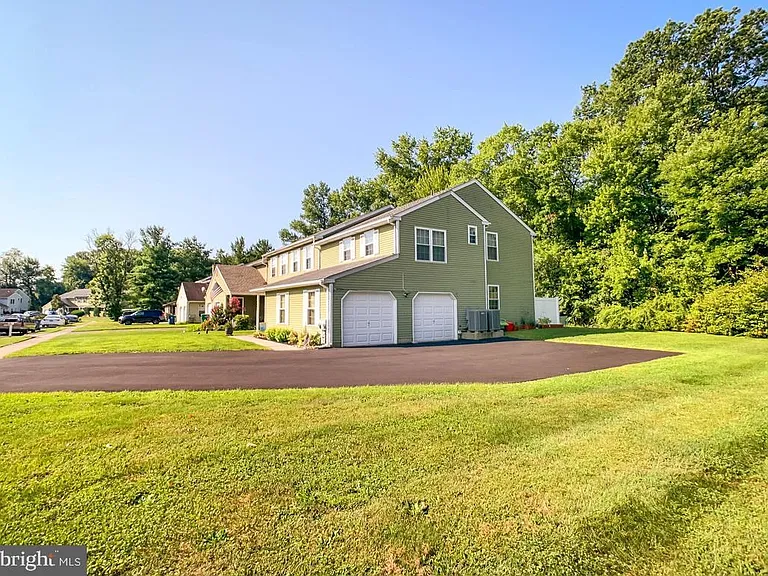 1691B Bluebird Dr #B — Photo 14