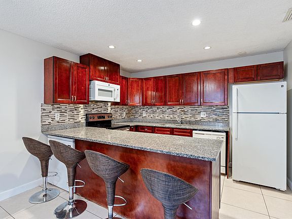 2nd image of 219 San Remo Boulevard #219