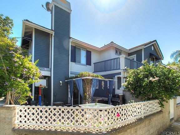 2nd image of 37 Coronado Cay Ln