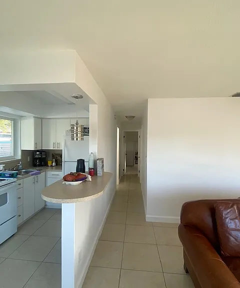 4341 NE 5th Ave — Photo 6