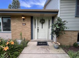 7012 N Bethmaur Ln, Glendale, WI 53209