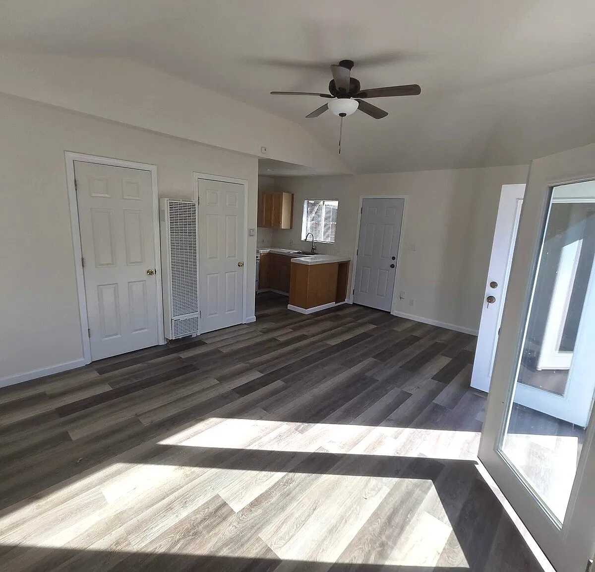 Studio, 330 sqft, $2,400 — Photo 2