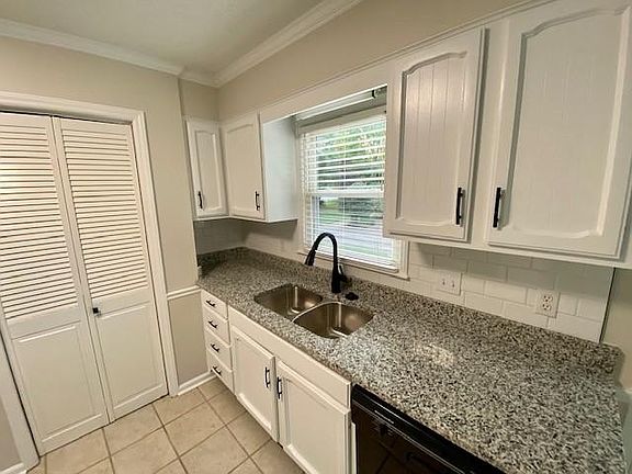 5th image of 9 Wildberry Ct