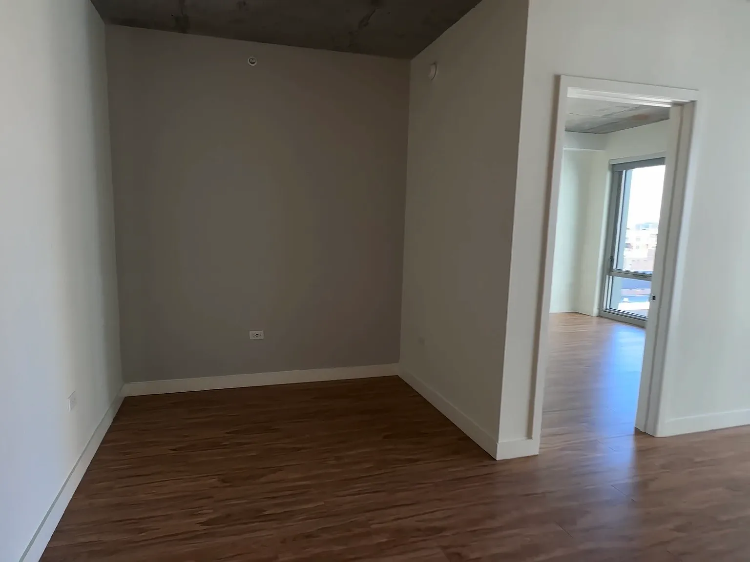 1 bed, 630 sqft, $2,528 — Photo 3
