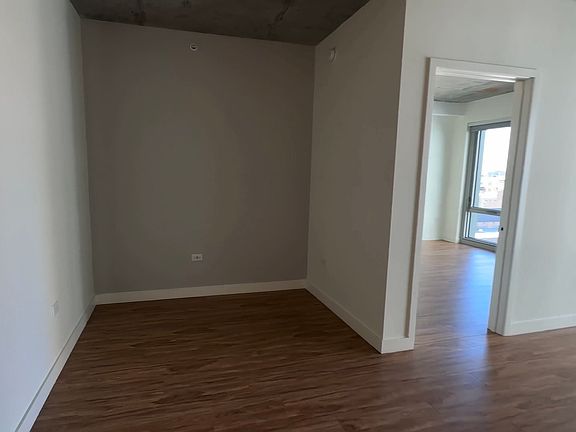 3rd image of 629 W Lake St #912