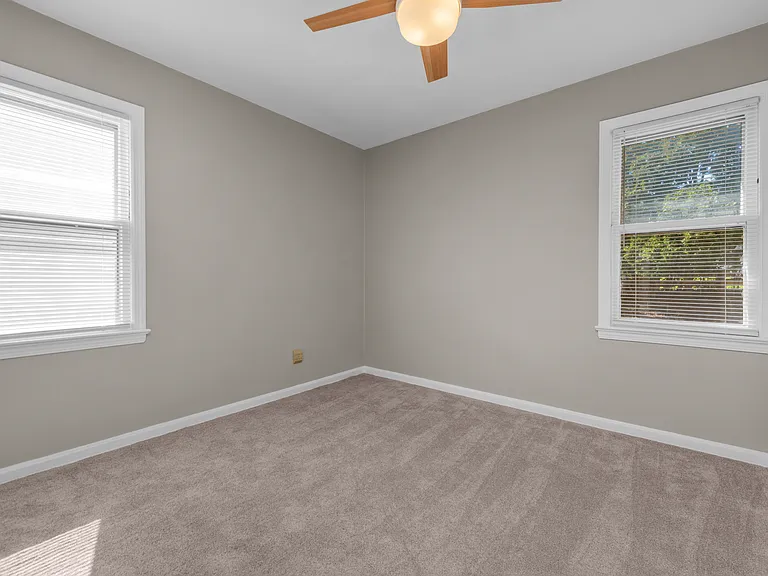 18214 Lewis Dr — Photo 15