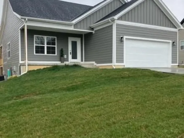 418 Pine Dr Circle, Henryville, IN 47126