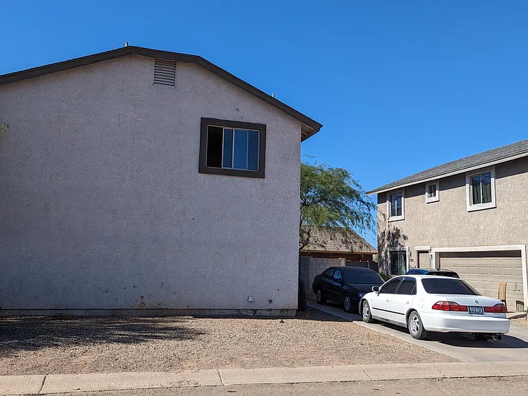392 E Dirklay Ave — Photo 3