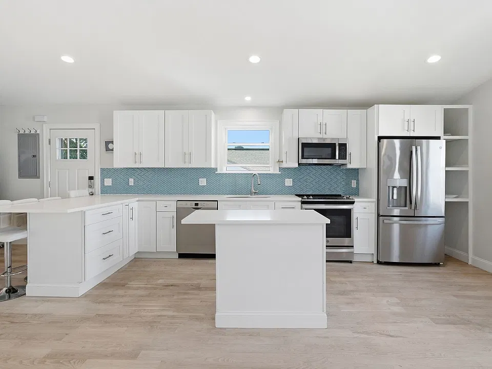 34 Underhill St #4