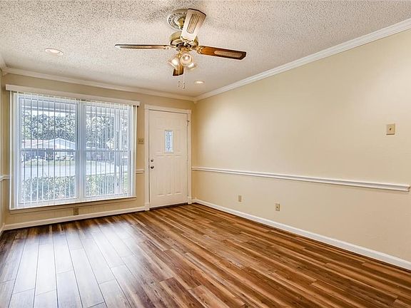 5th image of 310 Jenny Kay Ln