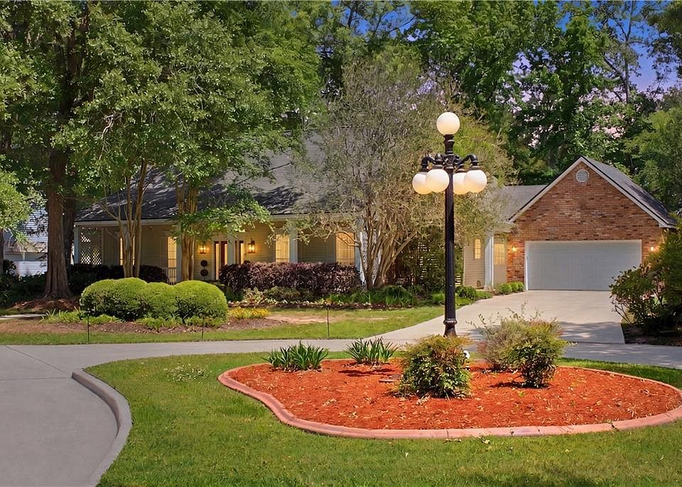 1st image of 126 Madewood Dr