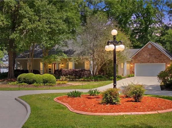 126 Madewood Dr, Mandeville, LA 70471
