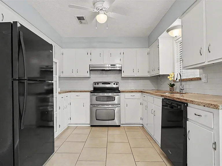 4210 Cork Ln — Photo 7
