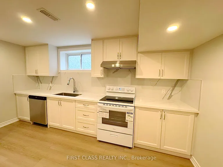 1353 Myron Dr #LOWER — Photo 28