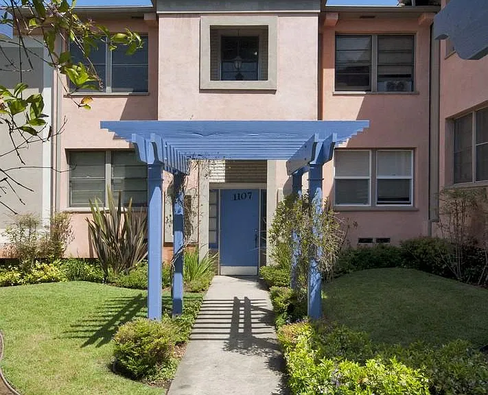 1101 Bay St #D — Photo 10