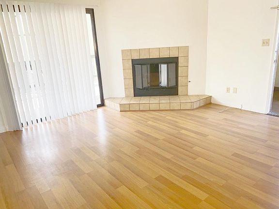 4th image of 319 Richmond St APT D