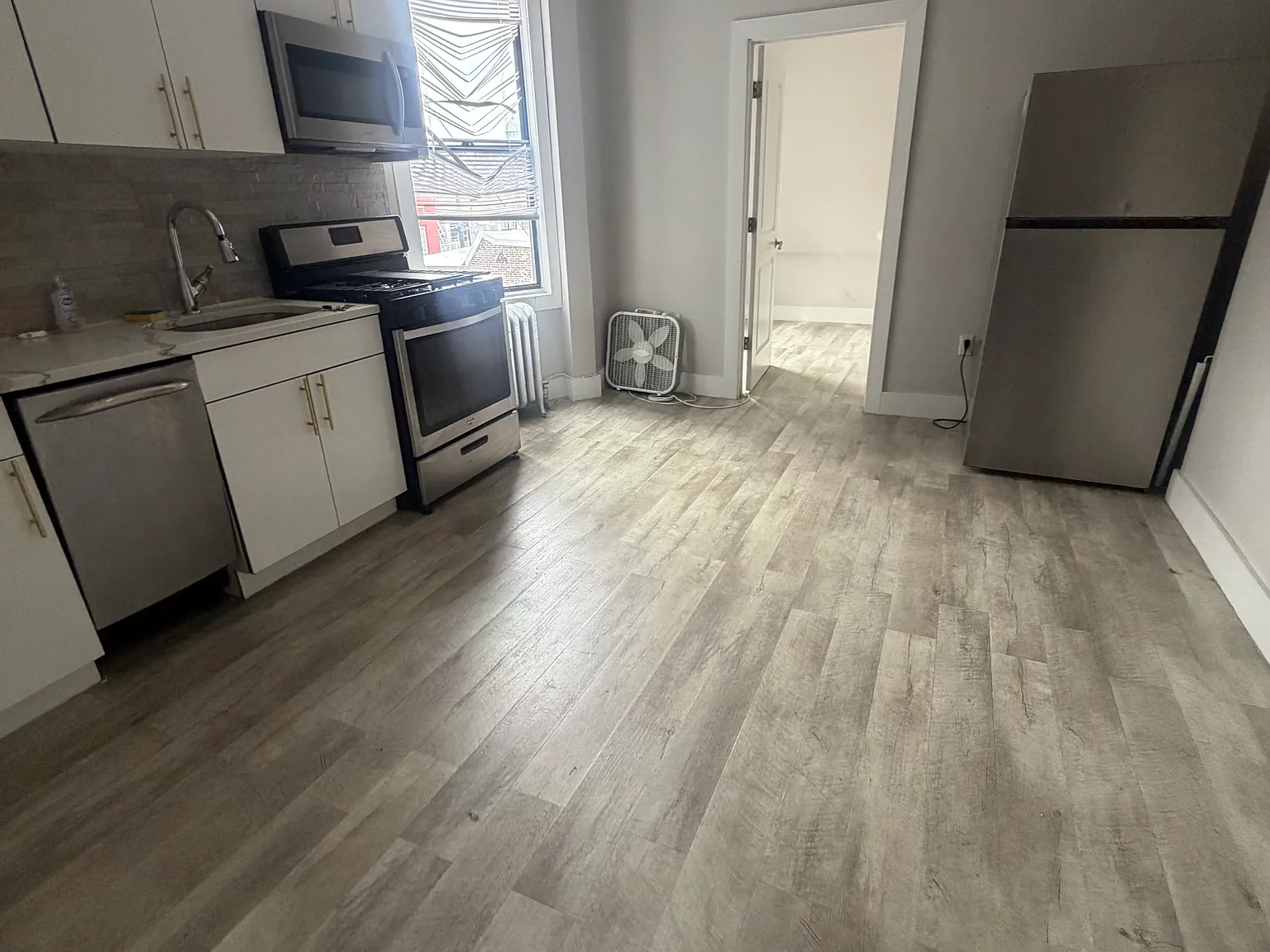 2 bed, 750 sqft, $1,995 — Photo 3