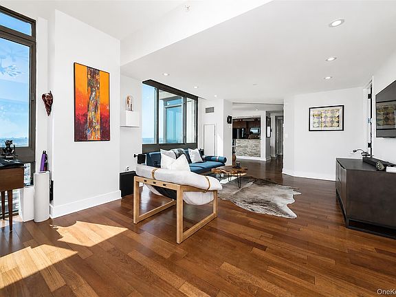 4th image of 175 Huguenot Street #3103