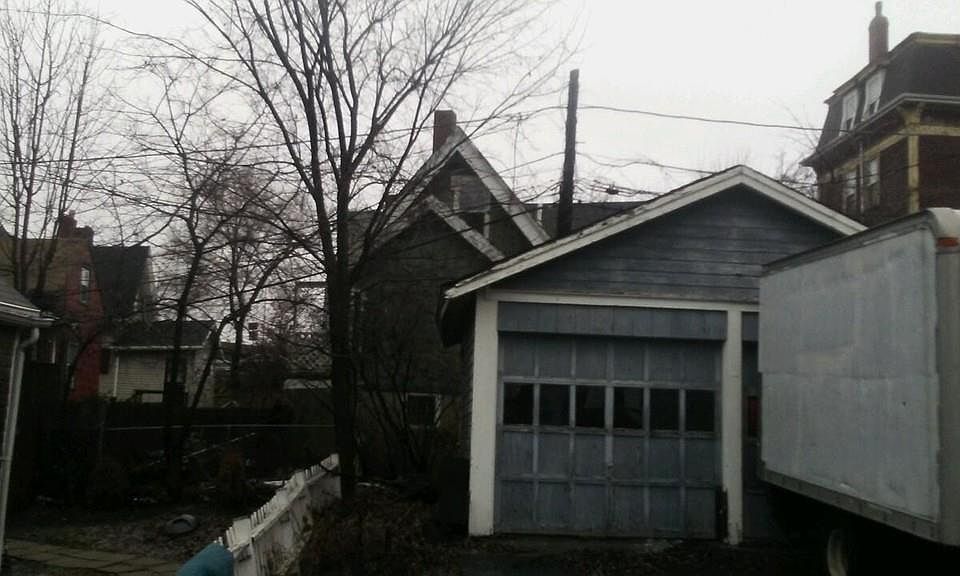 2nd image of 6 Berry St