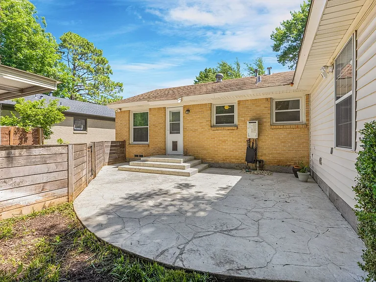 563 Hambrick Rd — Photo 28