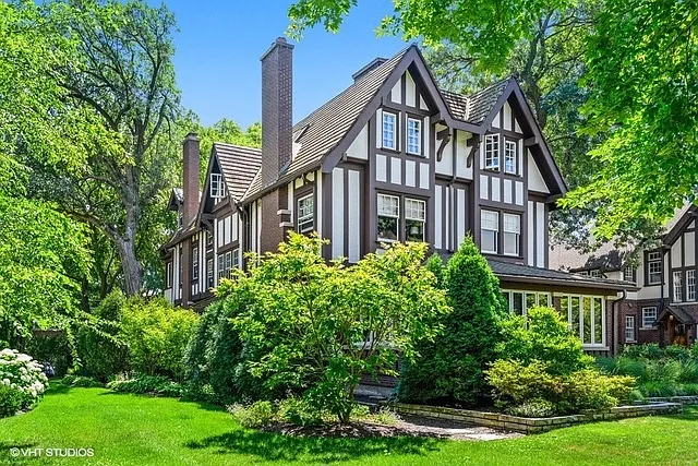 1117 Sheridan Rd photo 1