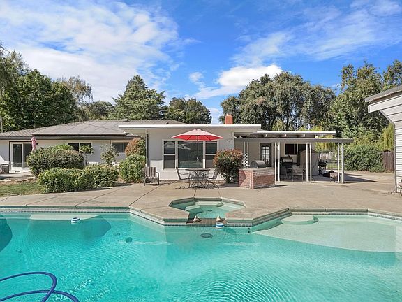 5th image of 8352 Meath Dr