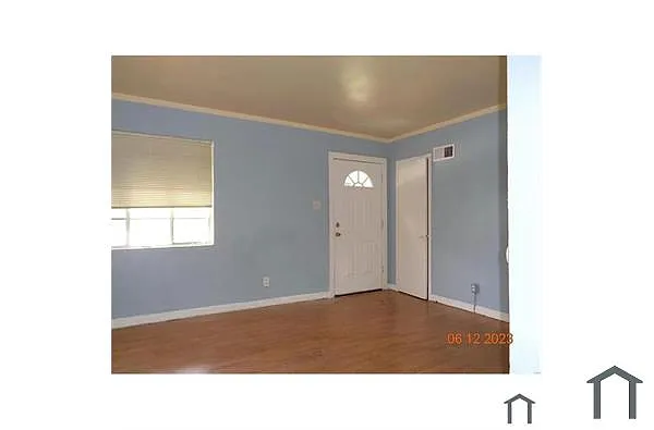 Building Photo - 1911 Mora Ln