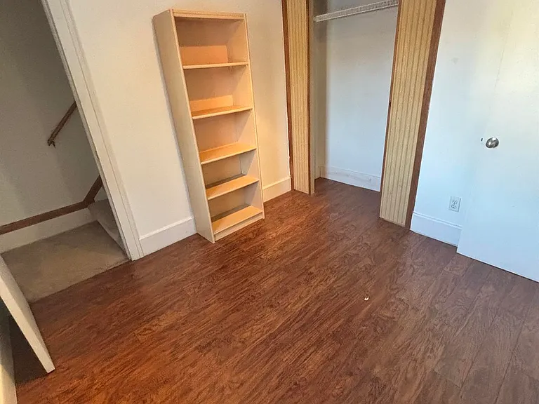 418 N Foster Ave — Photo 10