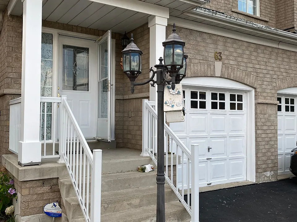 63 Rotunda St