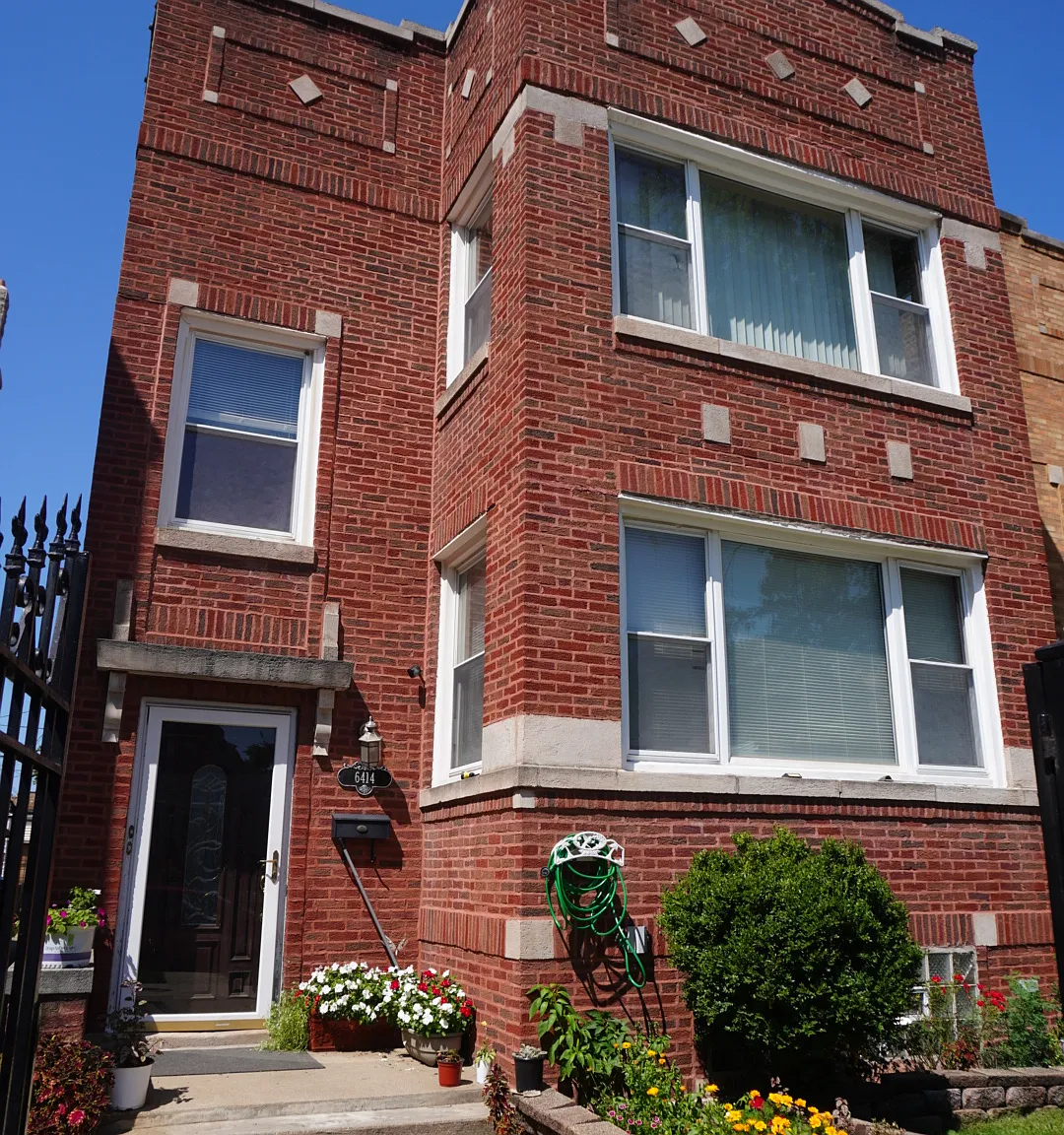 3 bed, 1400 sqft, $1,600 — Photo 1
