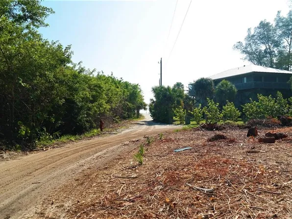 8606 Marsh St, Placida, FL 33946