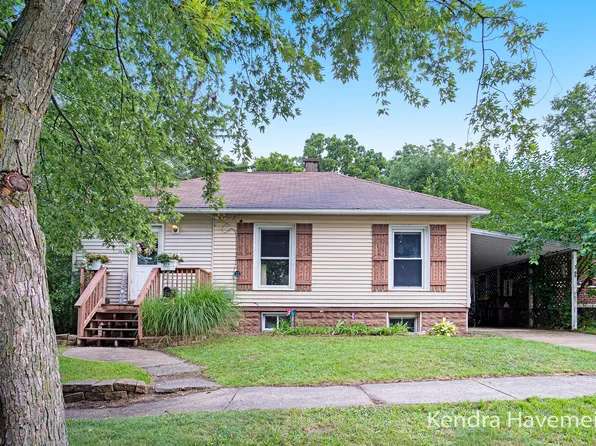 69 Grove St, Sparta, MI 49345