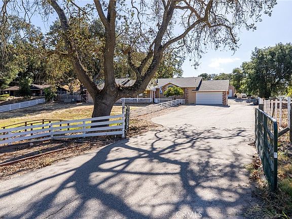 3rd image of 3880 Ardilla Rd