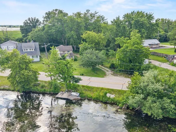 7110 N Tichigan ROAD, Waterford, WI 53185