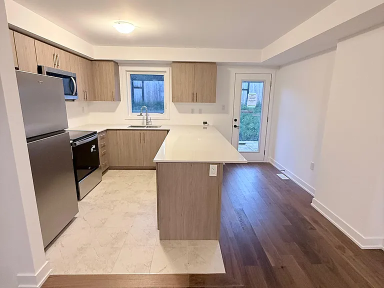 49 Flan Blvd — Photo 8