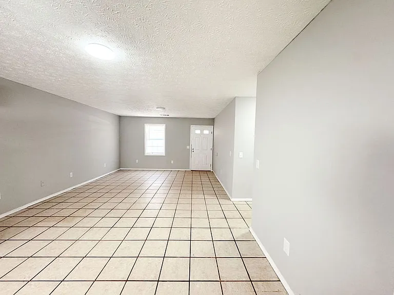 Valley View Apartments — Photo 8