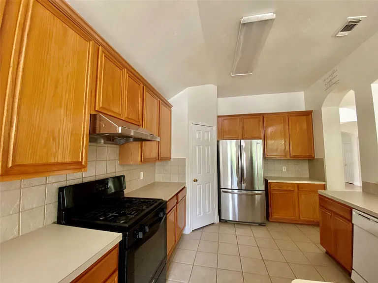 10323 Stanbrook Dr — Photo 9