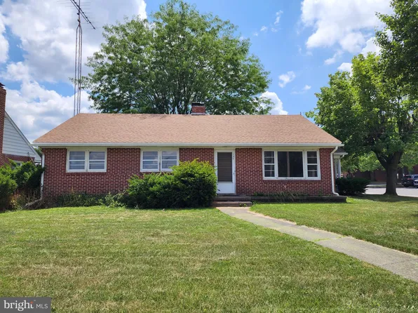 139 E Myrtle St, Littlestown, PA 17340