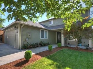 2550 Cedar Links Dr, Medford, OR