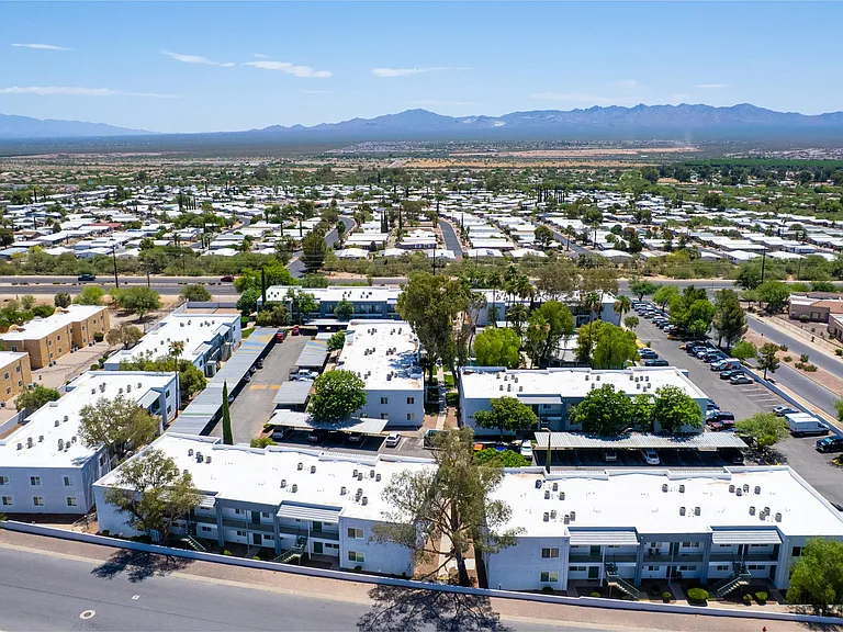 La Primera at Green Valley — Photo 48