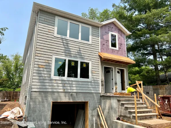 587 College Ave, Staten Island, NY 10314