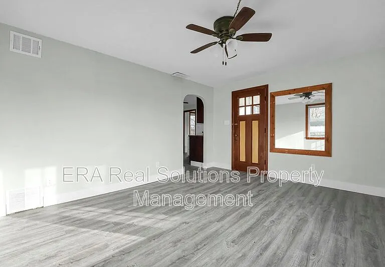 2704 Kilbourne Ave #REAR — Photo 4