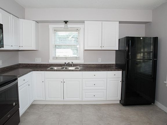 2nd image of 346 E Utopia Ave