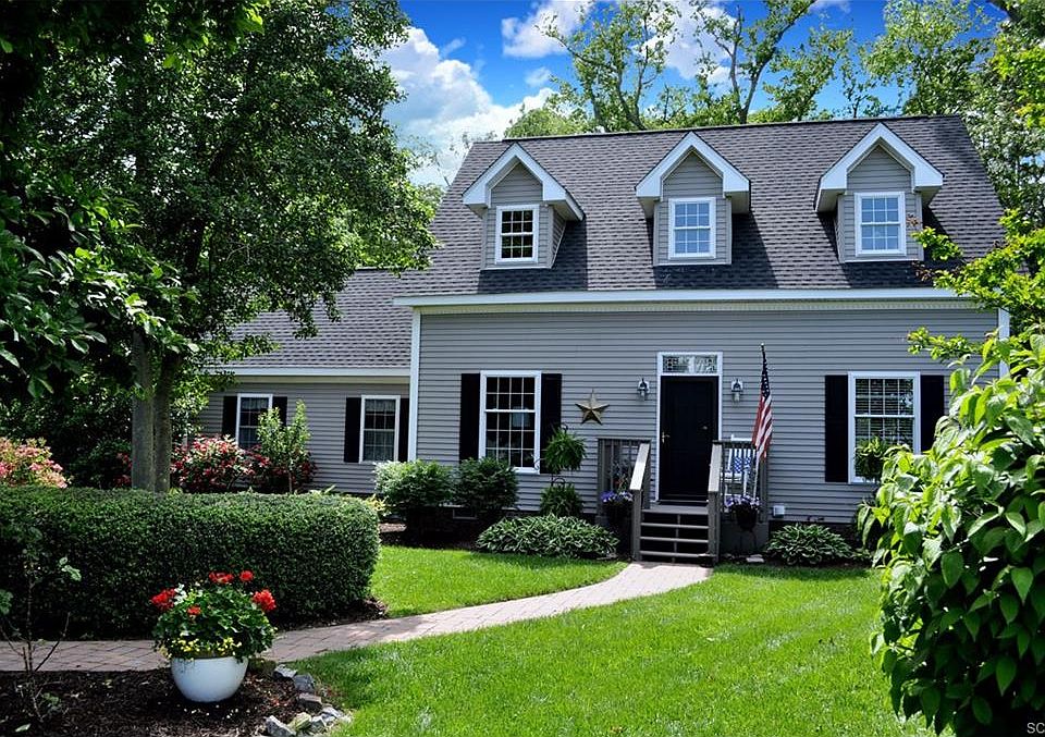 1st image of 78 Radcliffe Dr