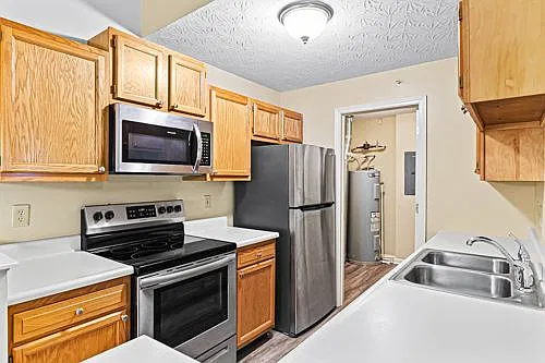 2 bed, 1100 sqft, $1,500 — Photo 2