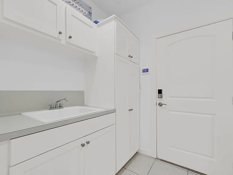 612 E Thornhill Ave — Photo 16