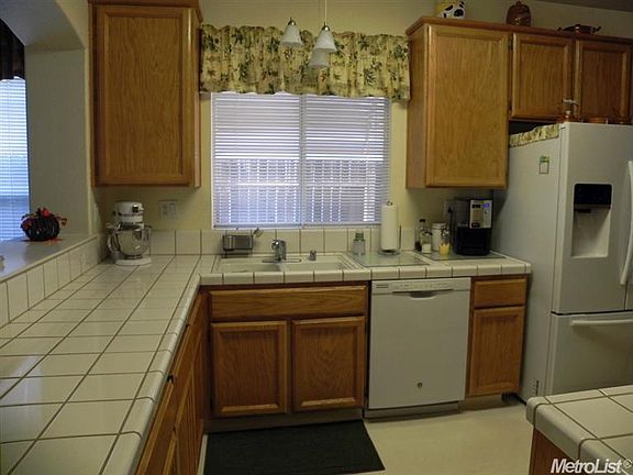 5th image of 1240 Arbor Dr