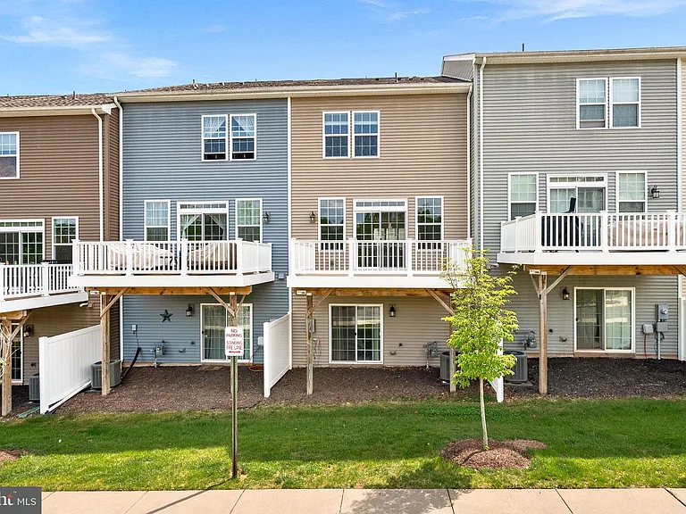 15292 Westham Ct — Photo 43
