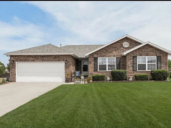 503 Cedar Ln, Willard, MO 65781